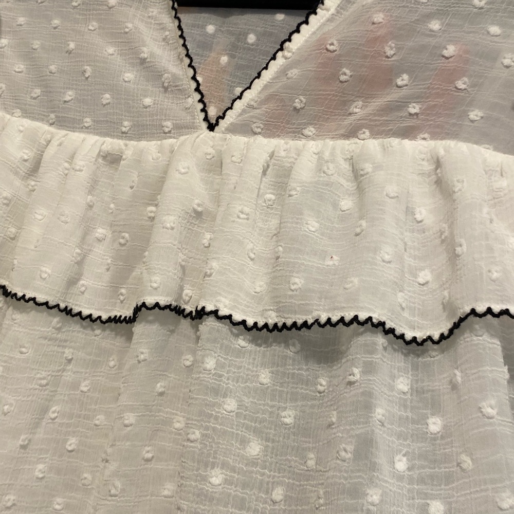 Free the Roses - White Long Sleeve Ruffled Blouse - Picture 2 of 5